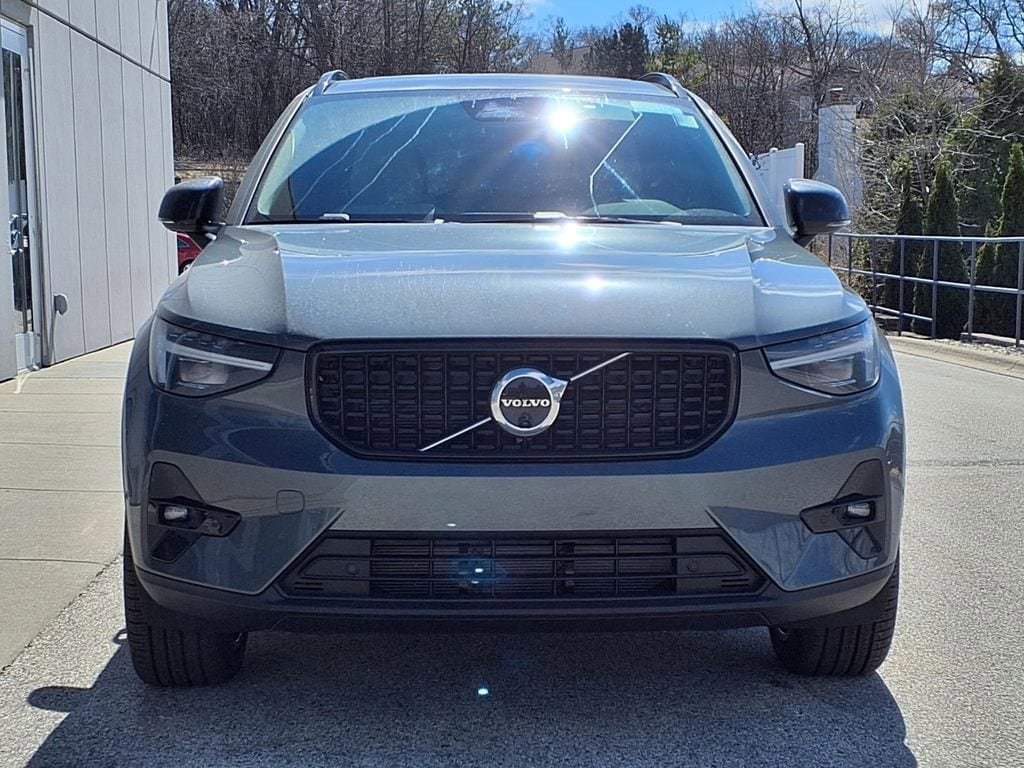 New 2026 Volvo XC40 B5 Ultra w/ Protection Package Premier AWD/4WD image 2
