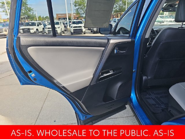 Used 2018 Toyota RAV4 Limited FWD image 31