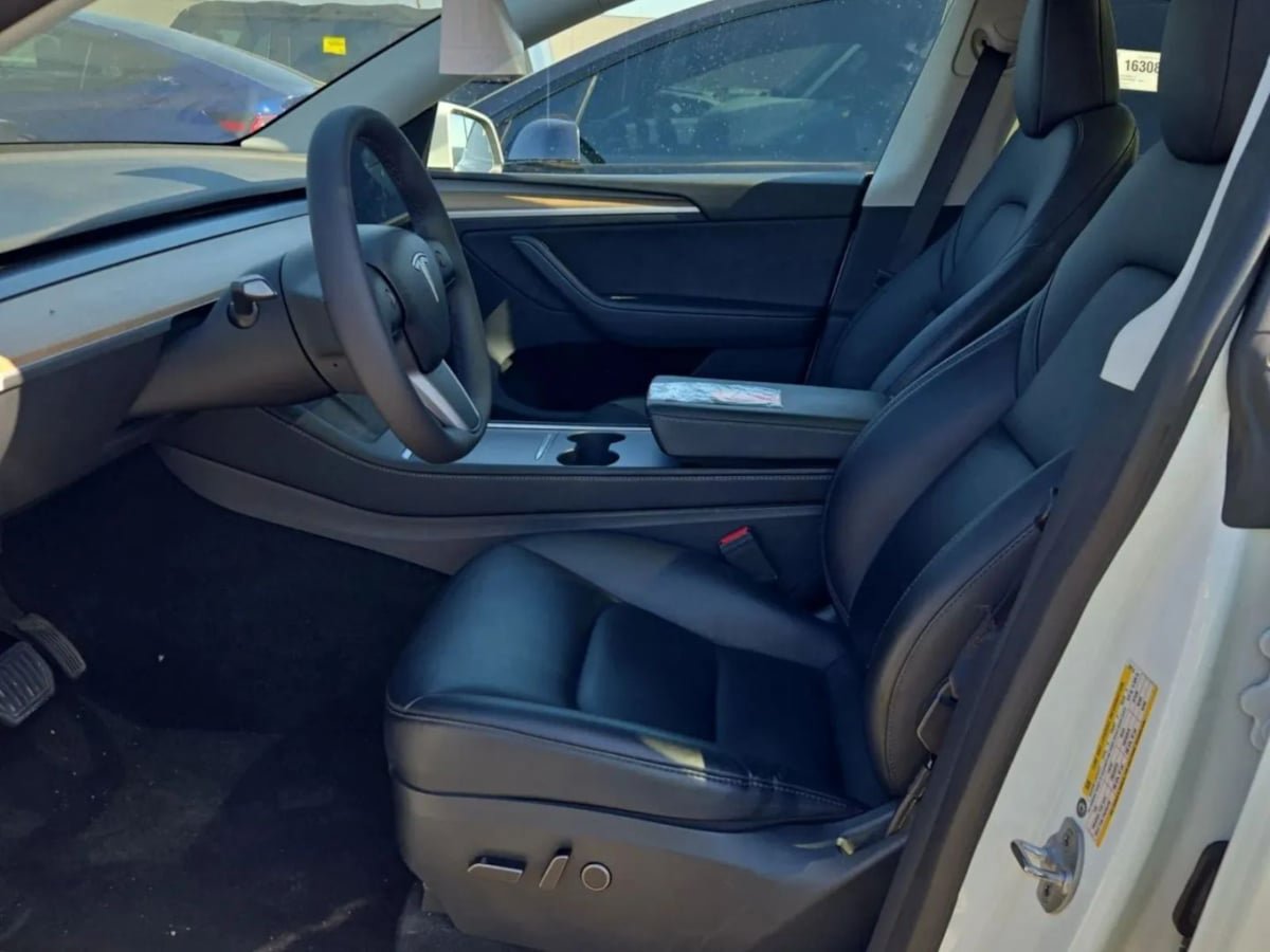 Used 2023 Tesla Model Y Long Range AWD/4WD image 3