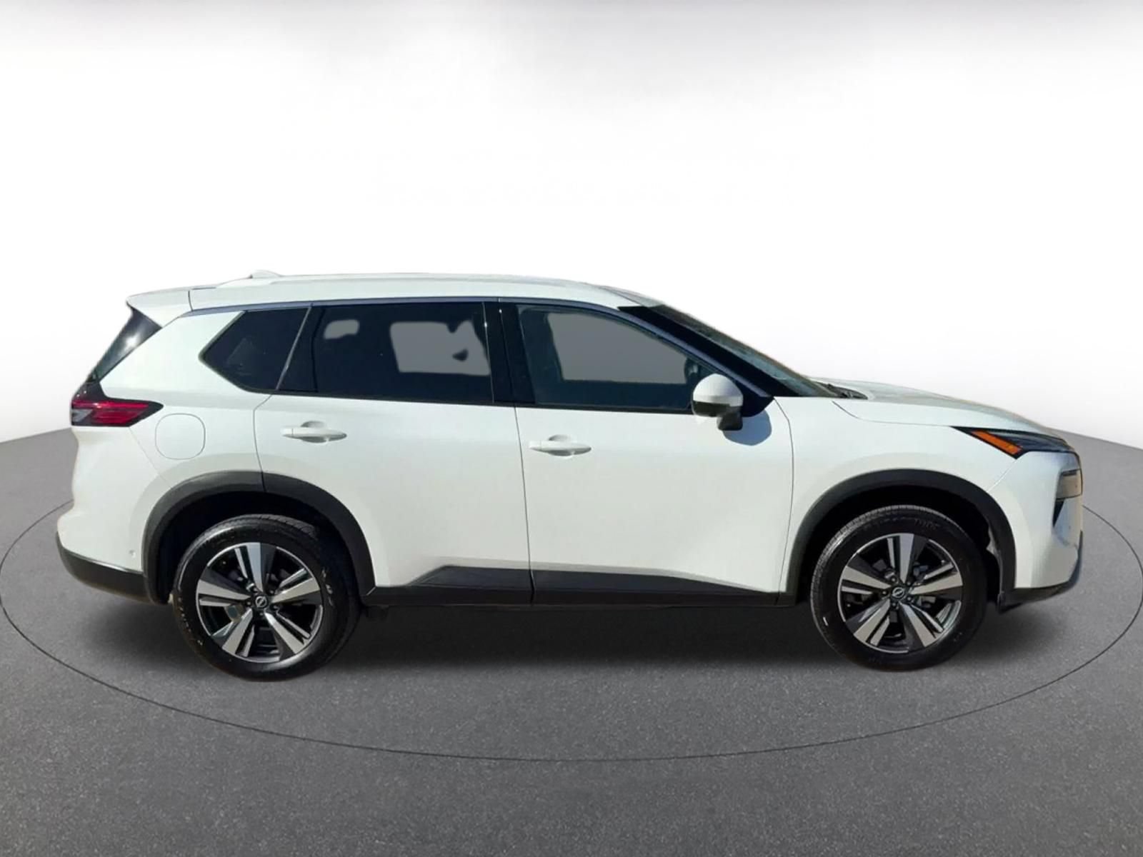 Used 2026 Nissan Rogue SL FWD image 15