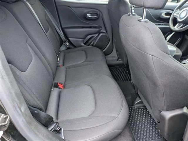 Used 2023 Jeep Renegade Latitude image 19