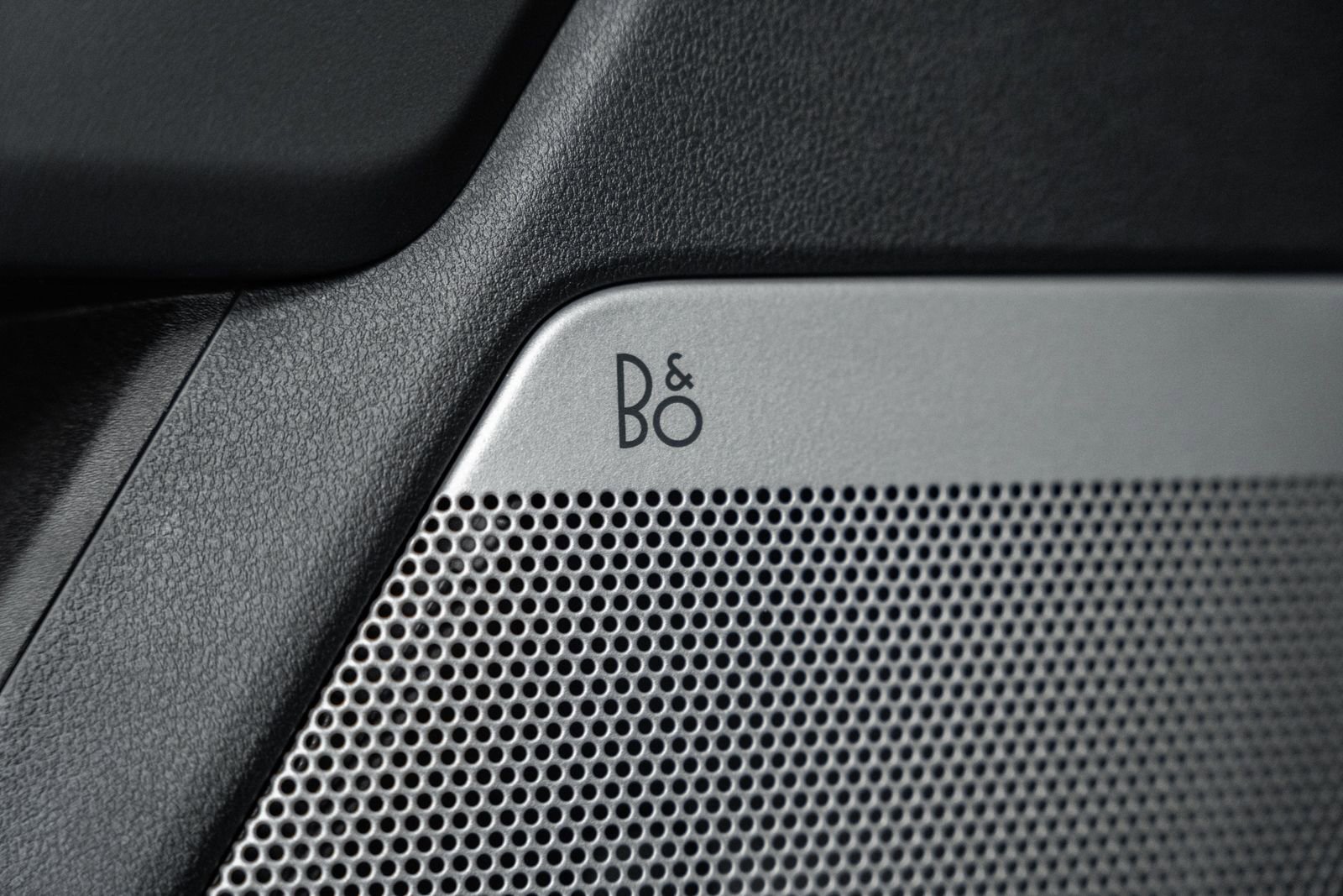 Used 2025 Ford F250 Lariat w/ Black Appearance Package image 48