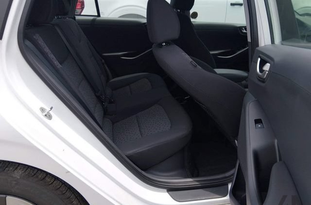 Used 2018 Hyundai Ioniq Blue FWD image 7