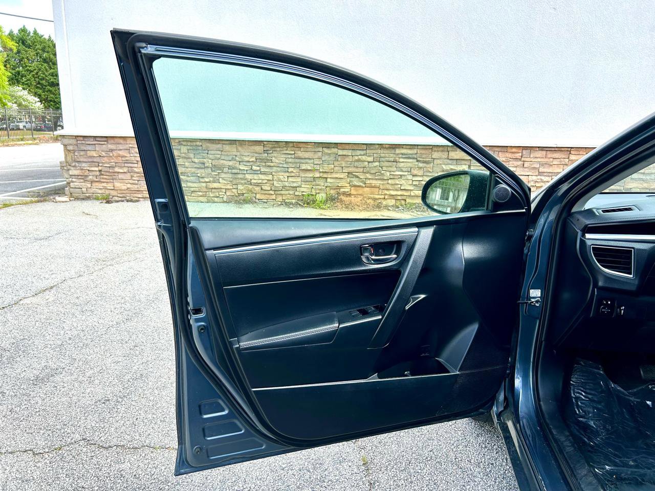 Used 2015 Toyota Corolla S FWD image 7