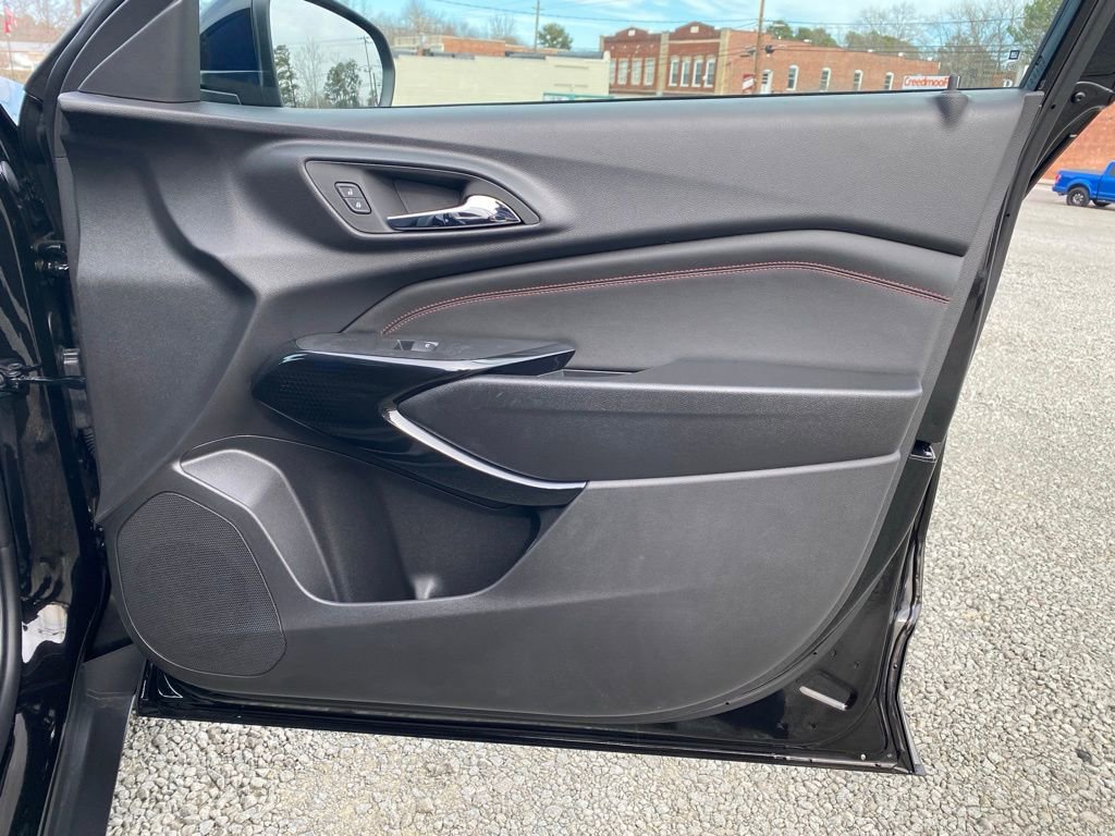 New 2026 Chevrolet Trax RS w/ Sunroof Package FWD image 21