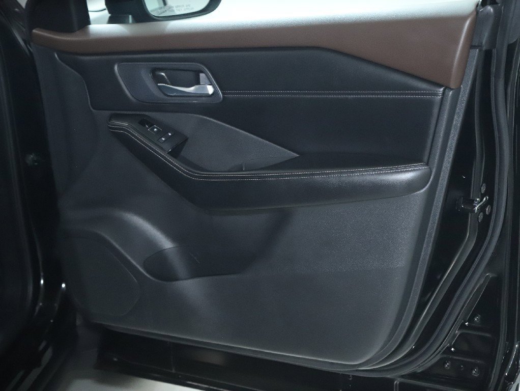 Used 2023 Nissan Rogue SL w/ SL Premium Package image 36