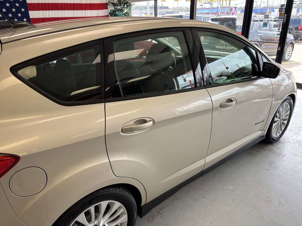 Used 2017 Ford C-MAX SE image 11