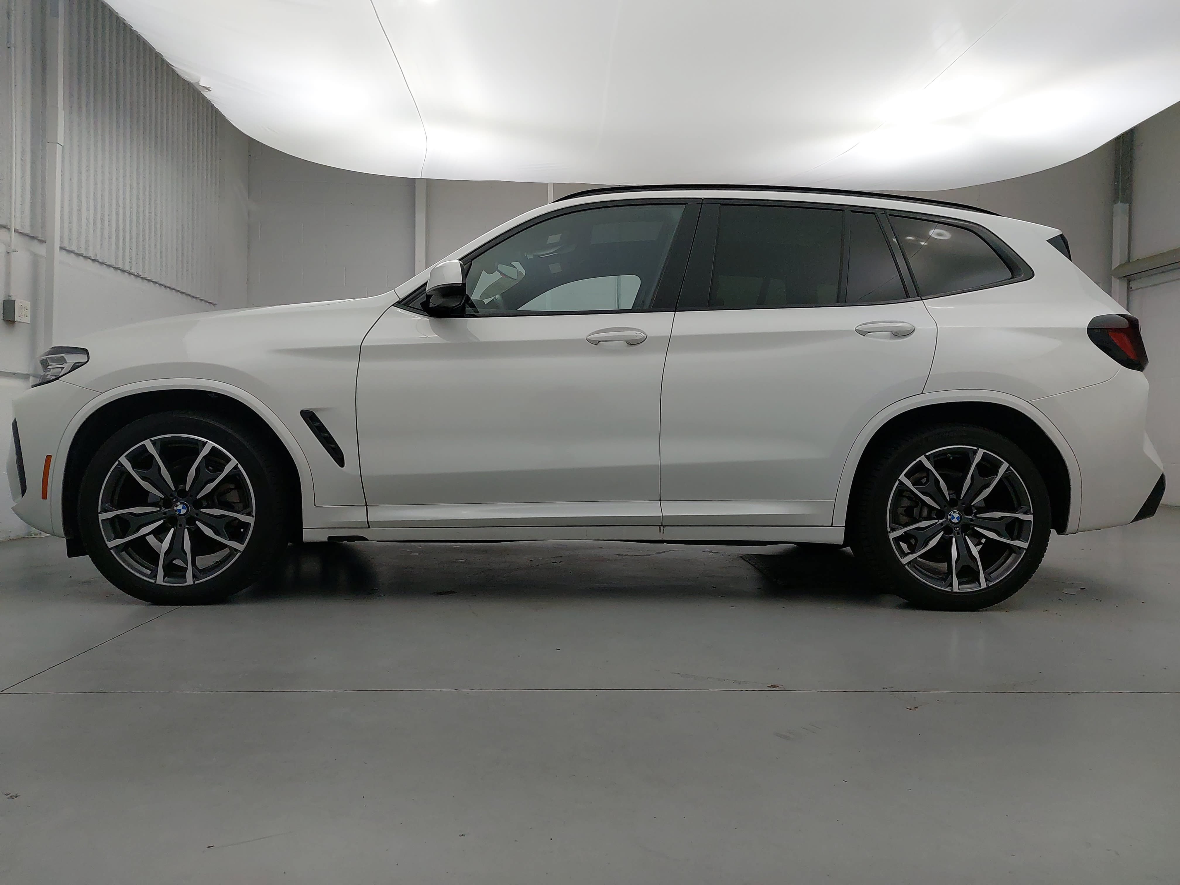 Used 2024 BMW X3 sDrive30i w/ Premium Package w/ZPA RWD image 2