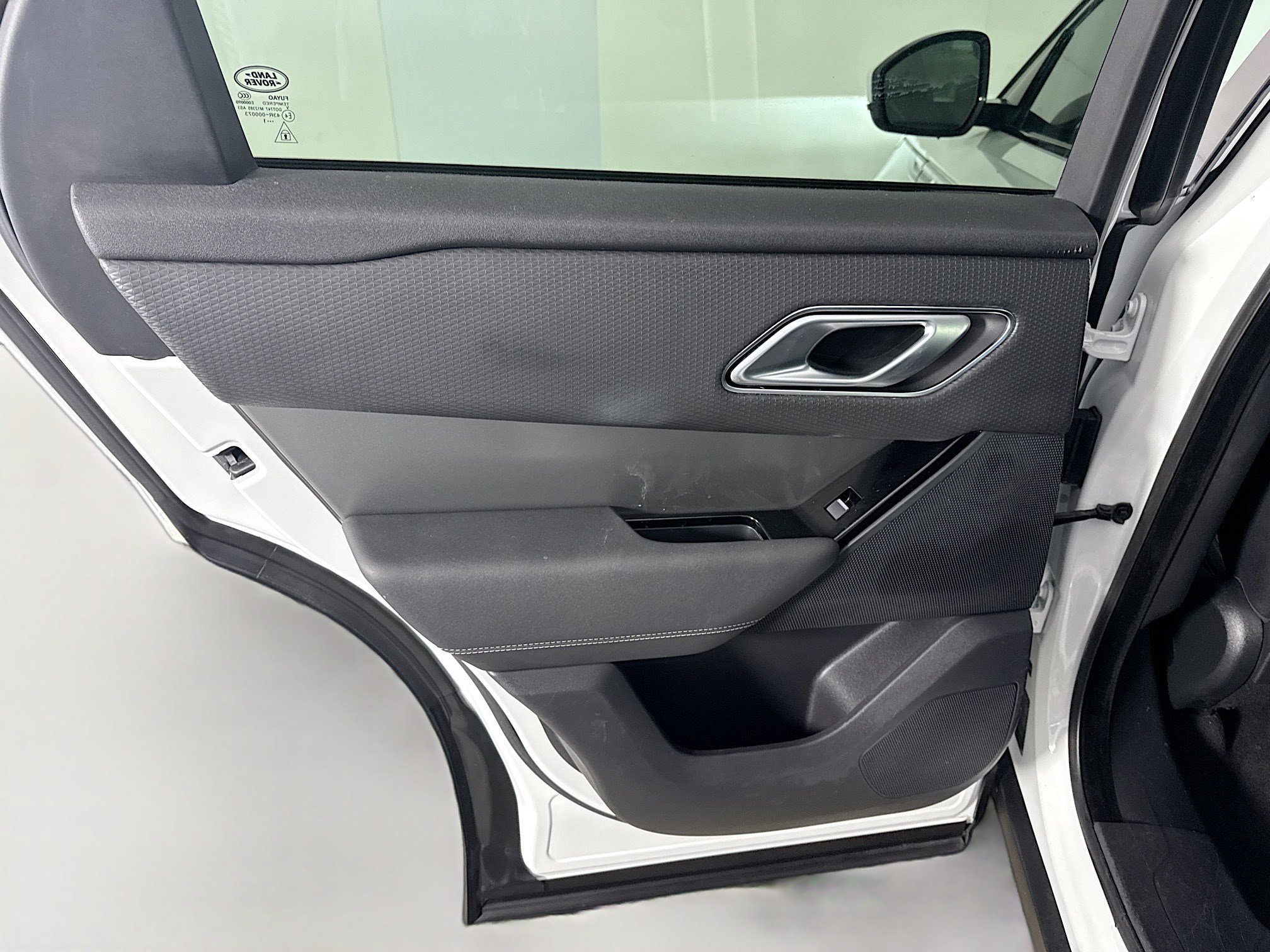 Used 2022 Land Rover Range Rover Velar S AWD/4WD image 26