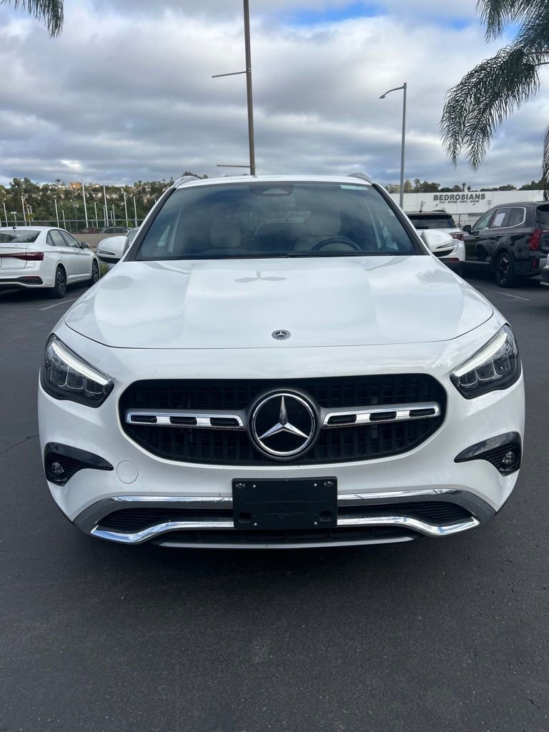 Used 2025 Mercedes-Benz GLA 250 4MATIC image 4