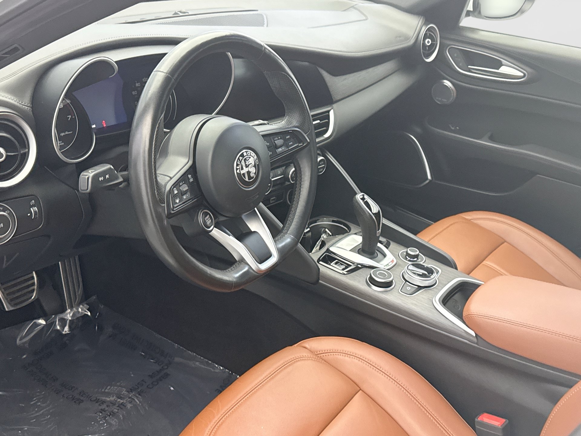 Used 2022 Alfa Romeo Giulia Ti AWD/4WD image 10