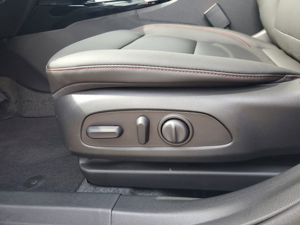 New 2026 Chevrolet Trax RS w/ Sunroof Package FWD image 14