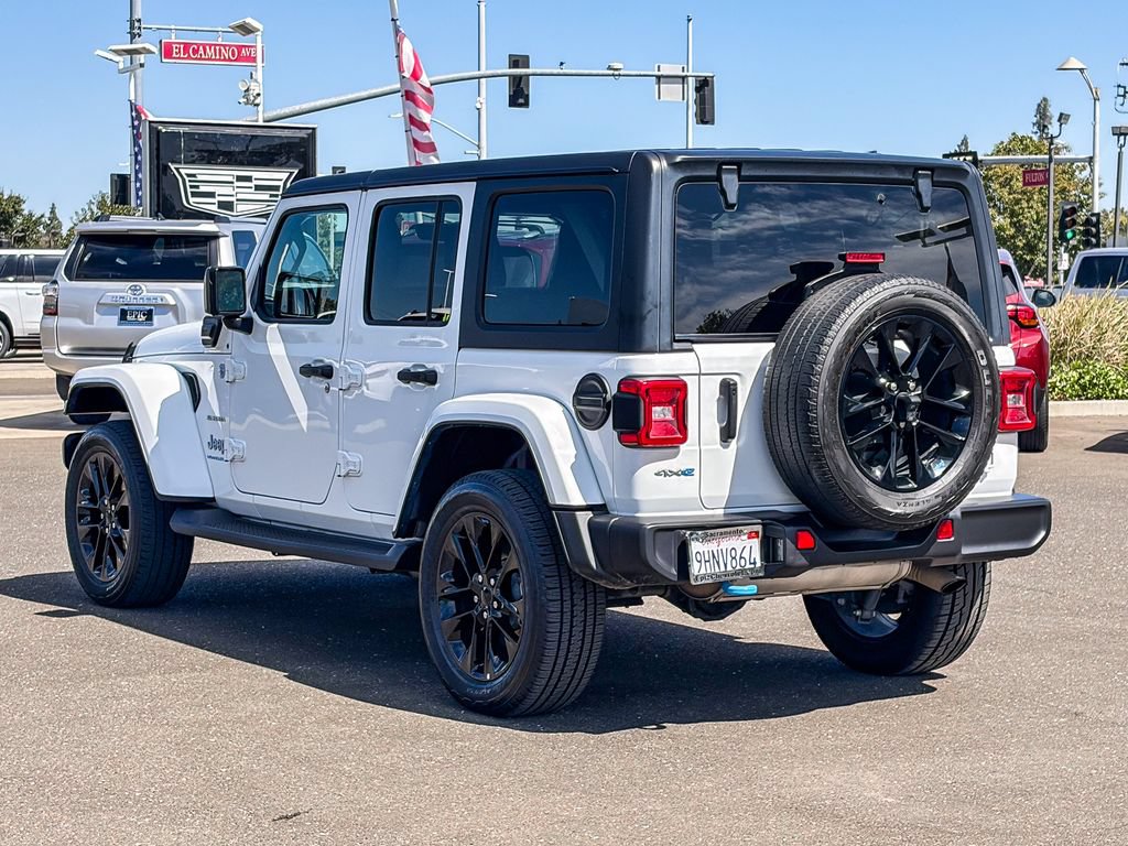 Used 2023 Jeep Wrangler Unlimited Sahara AWD/4WD image 2