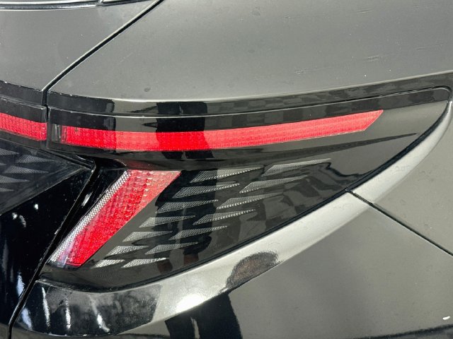 Used 2025 Hyundai Tucson Limited FWD image 30