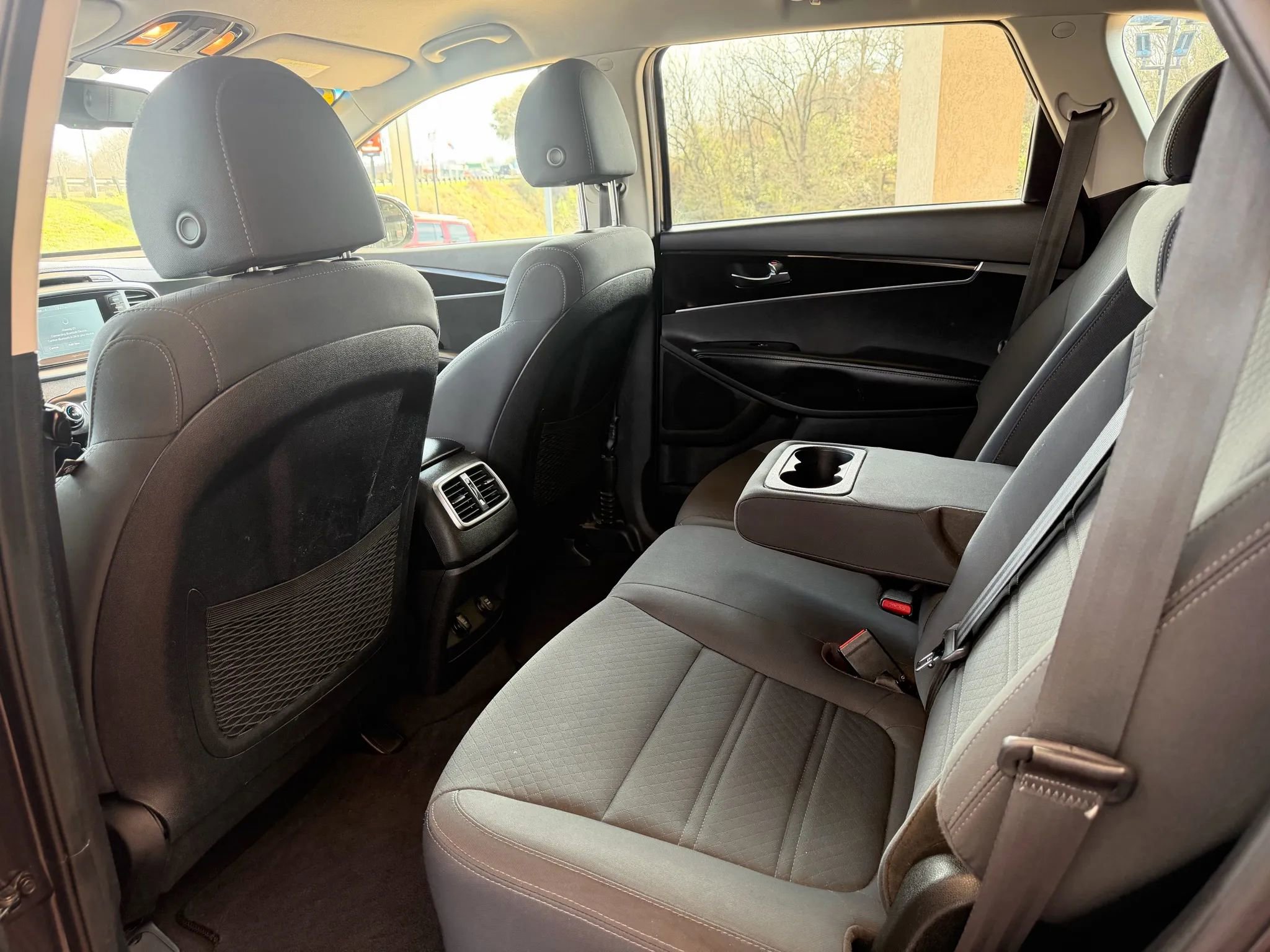 Used 2019 Kia Sorento LX w/ LX Convenience Package image 21