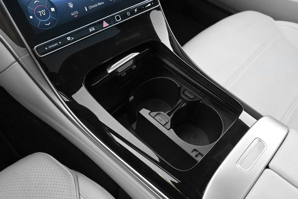 Used 2025 Mercedes-Benz C 300 Sedan image 32