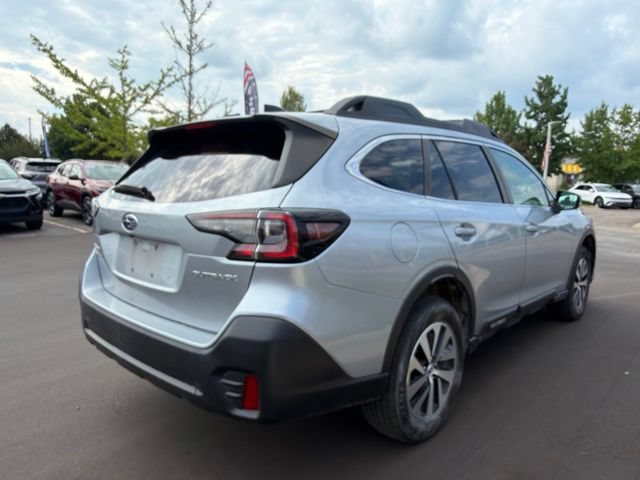 Used 2022 Subaru Outback Premium AWD/4WD image 3