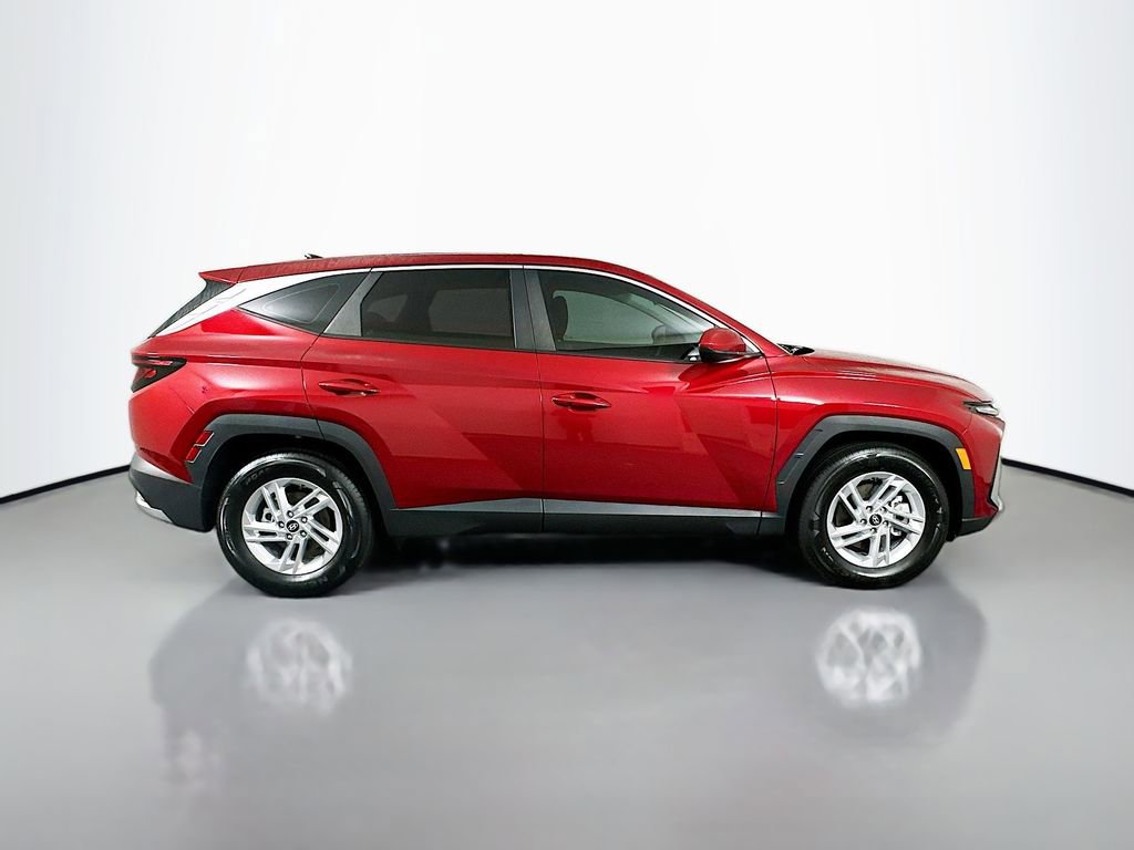 Certified 2025 Hyundai Tucson SE image 4