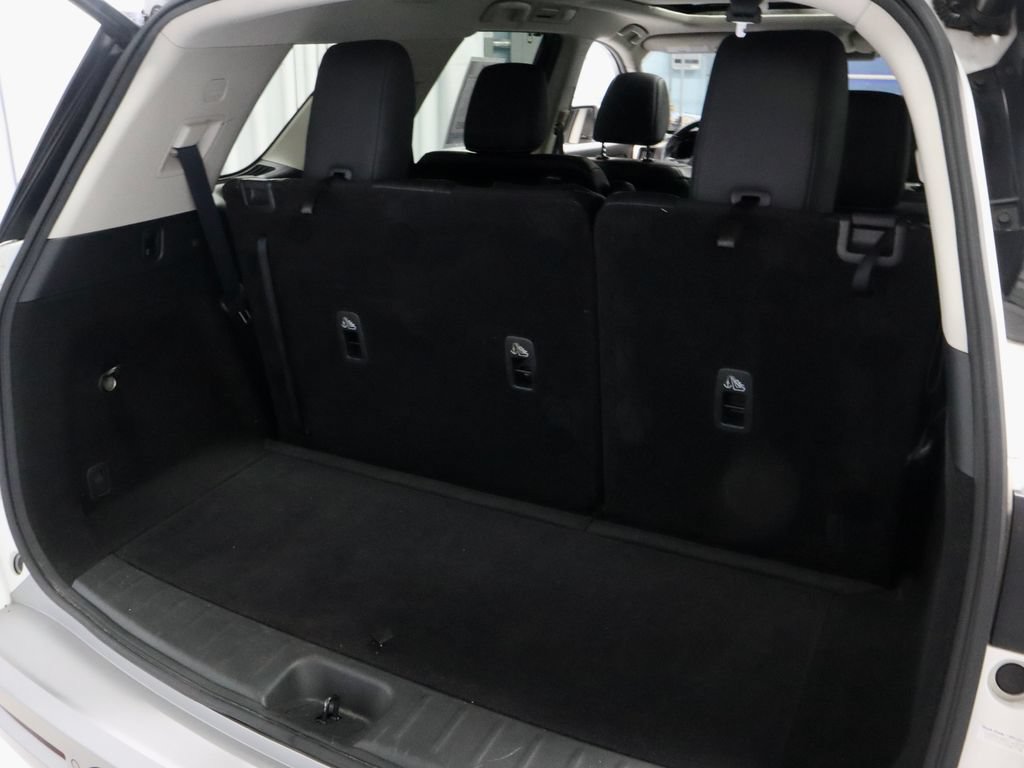 Certified 2024 Nissan Pathfinder Platinum AWD/4WD image 14