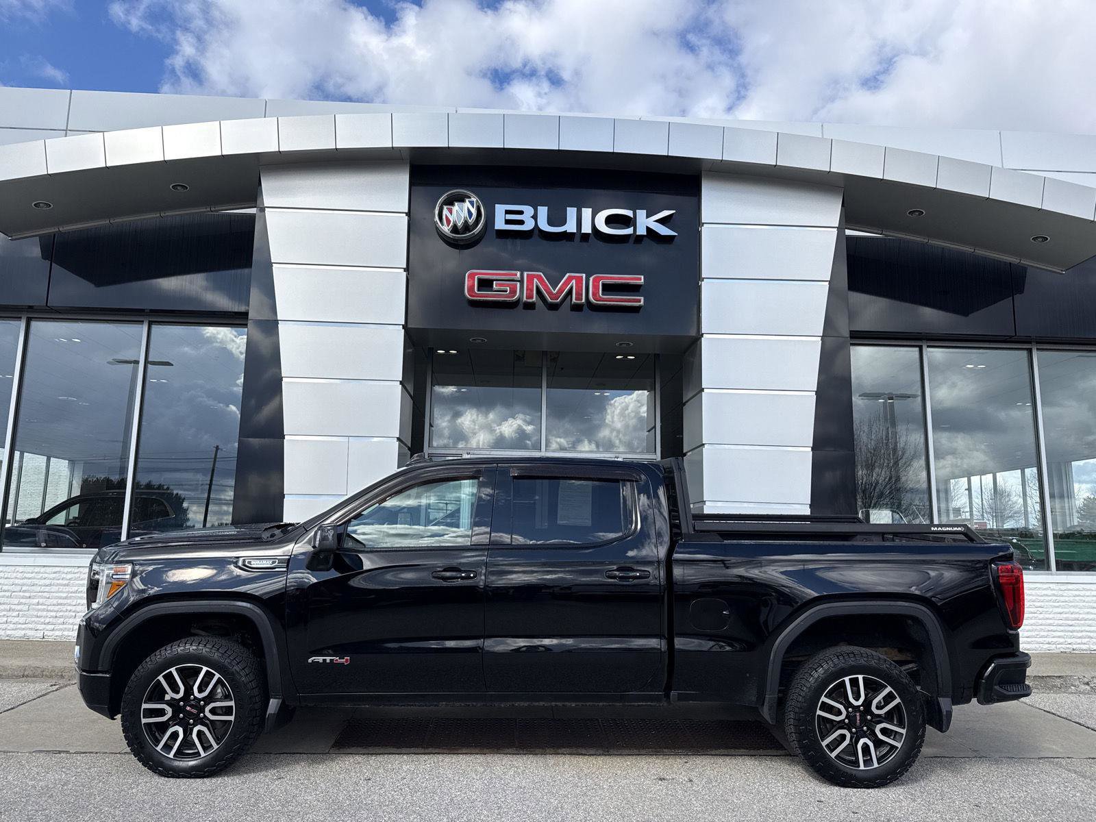 Used 2021 GMC Sierra 1500 AT4 w/ AT4 Value Package image 5