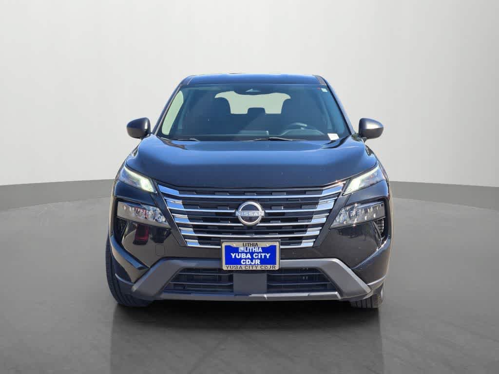 Used 2024 Nissan Rogue S FWD image 2