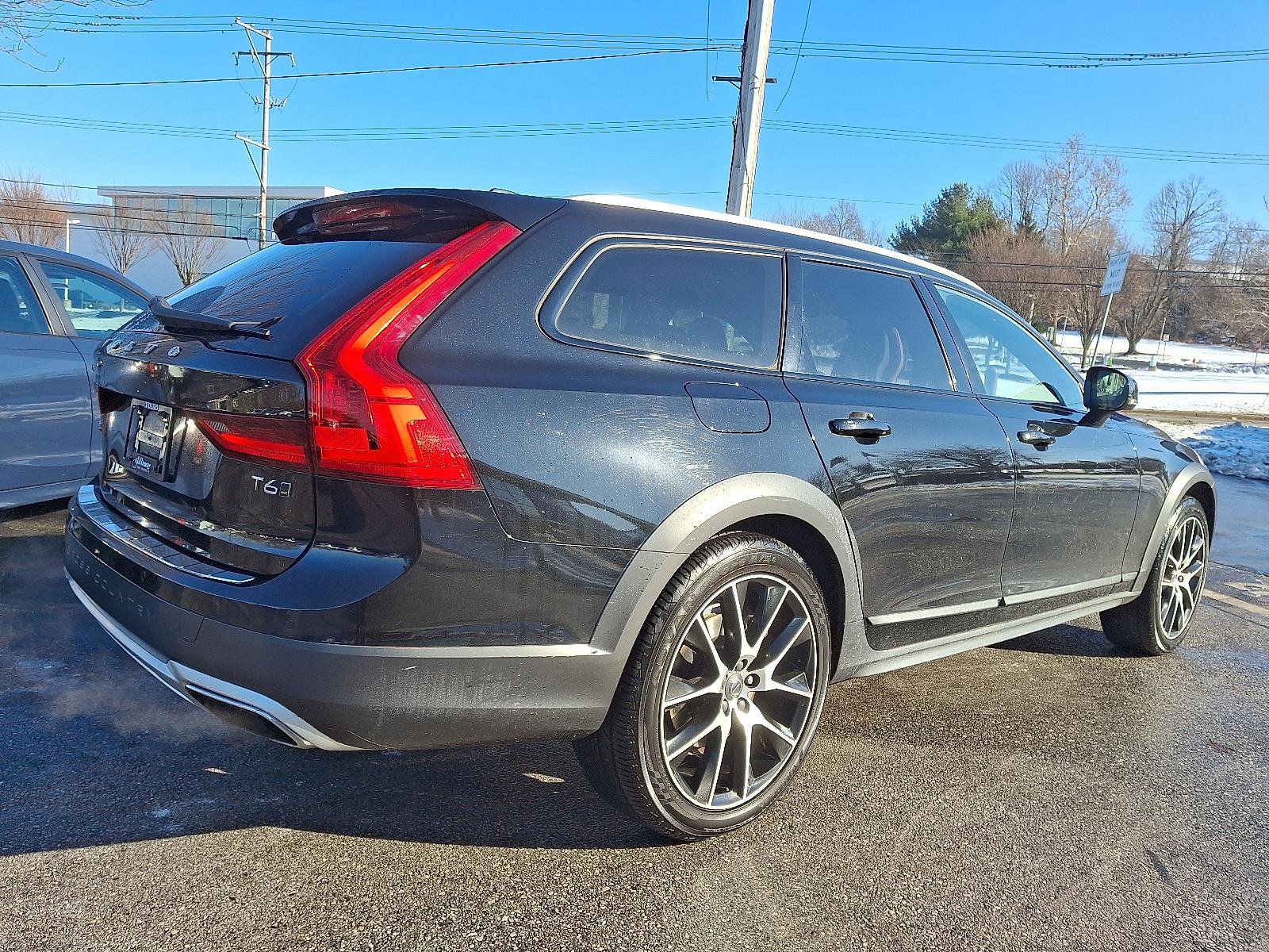 Used 2018 Volvo V90 T6 Cross Country w/ Protection Package Premier image 6