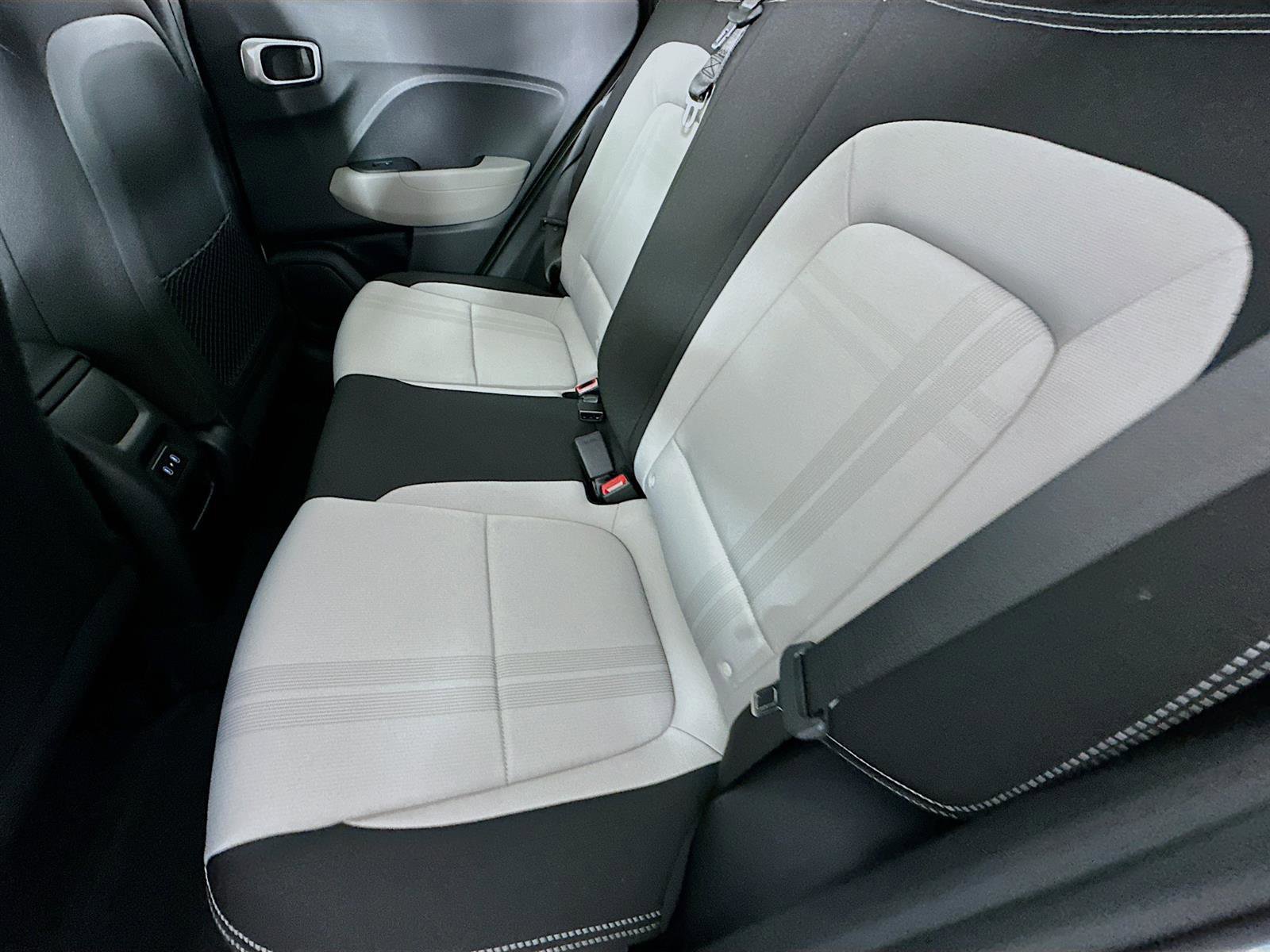 New 2025 Hyundai Venue SEL image 21