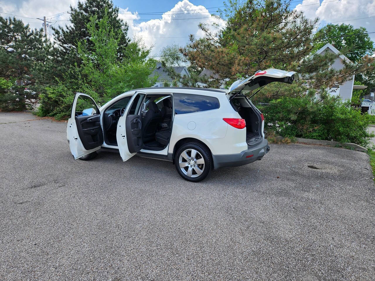 Used 2012 Chevrolet Traverse LT w/ All-Star Edition FWD image 27