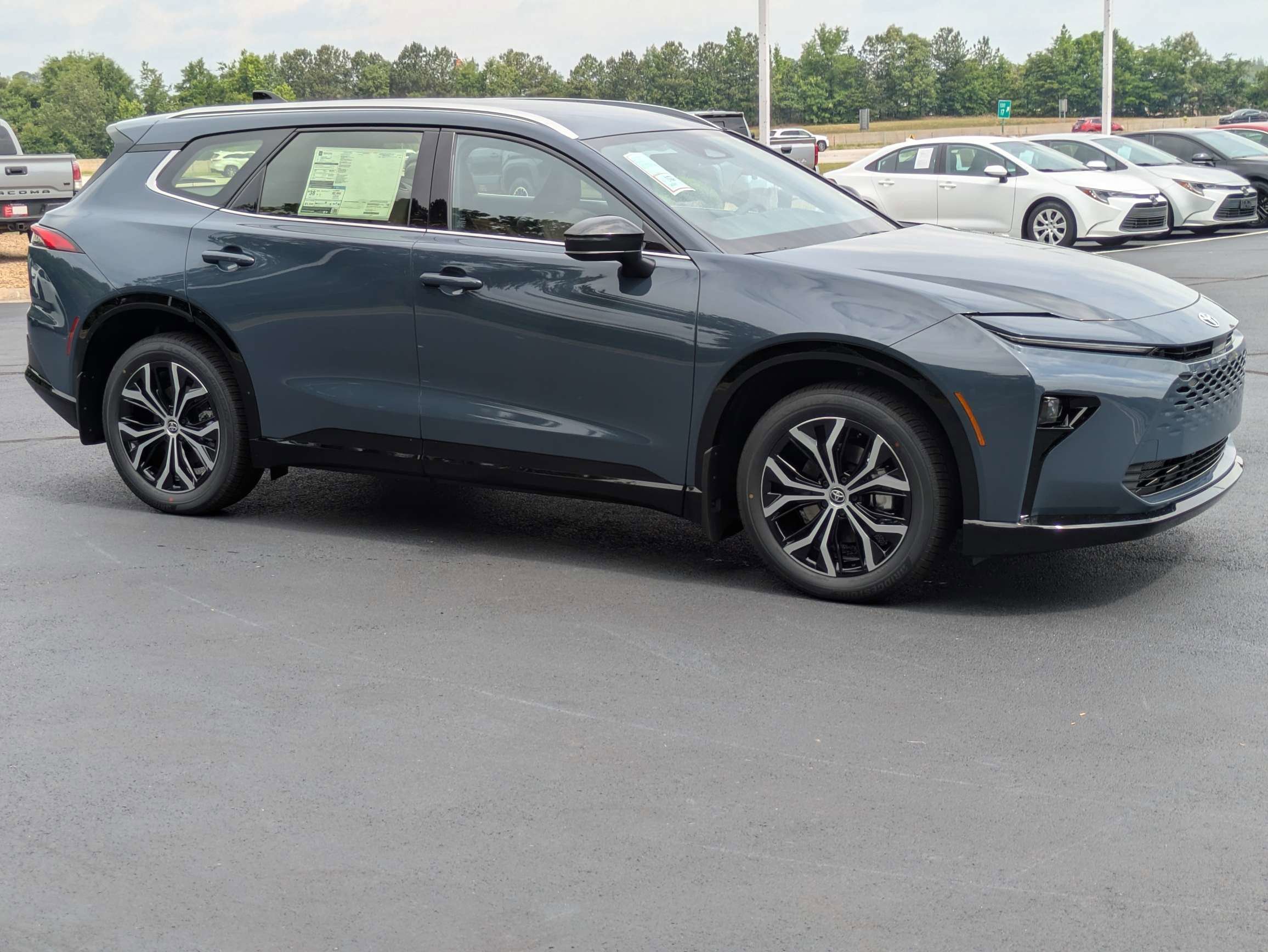 New 2026 Toyota Crown Signia AWD/4WD image 2