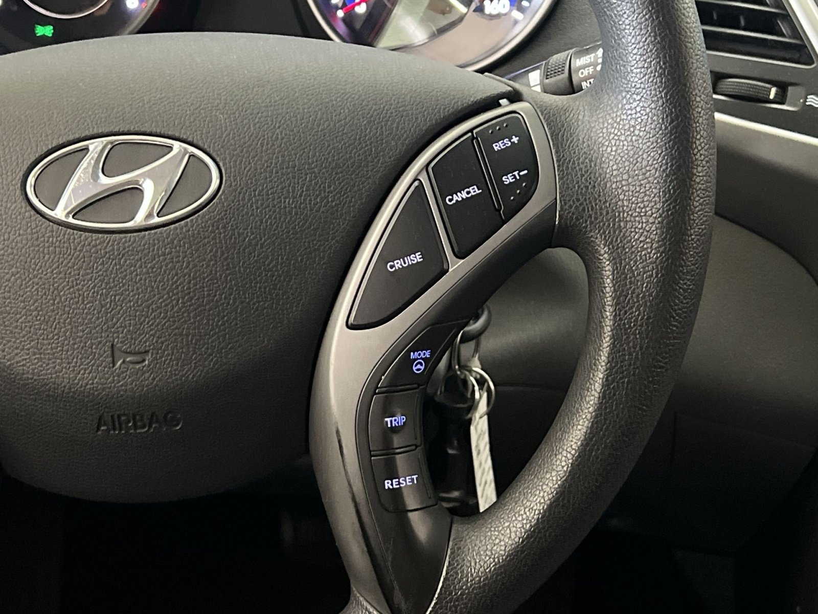 Used 2014 Hyundai Elantra SE FWD image 30