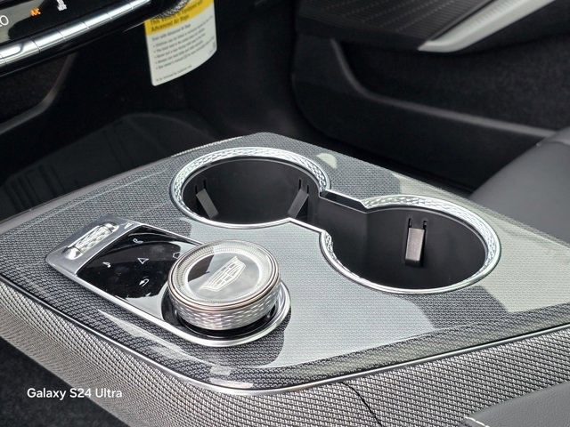 New 2025 Cadillac Optiq Sport 1 w/ LPO, Floor Liner Package image 27