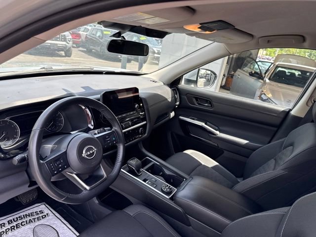 Used 2025 Nissan Pathfinder SV AWD/4WD image 5