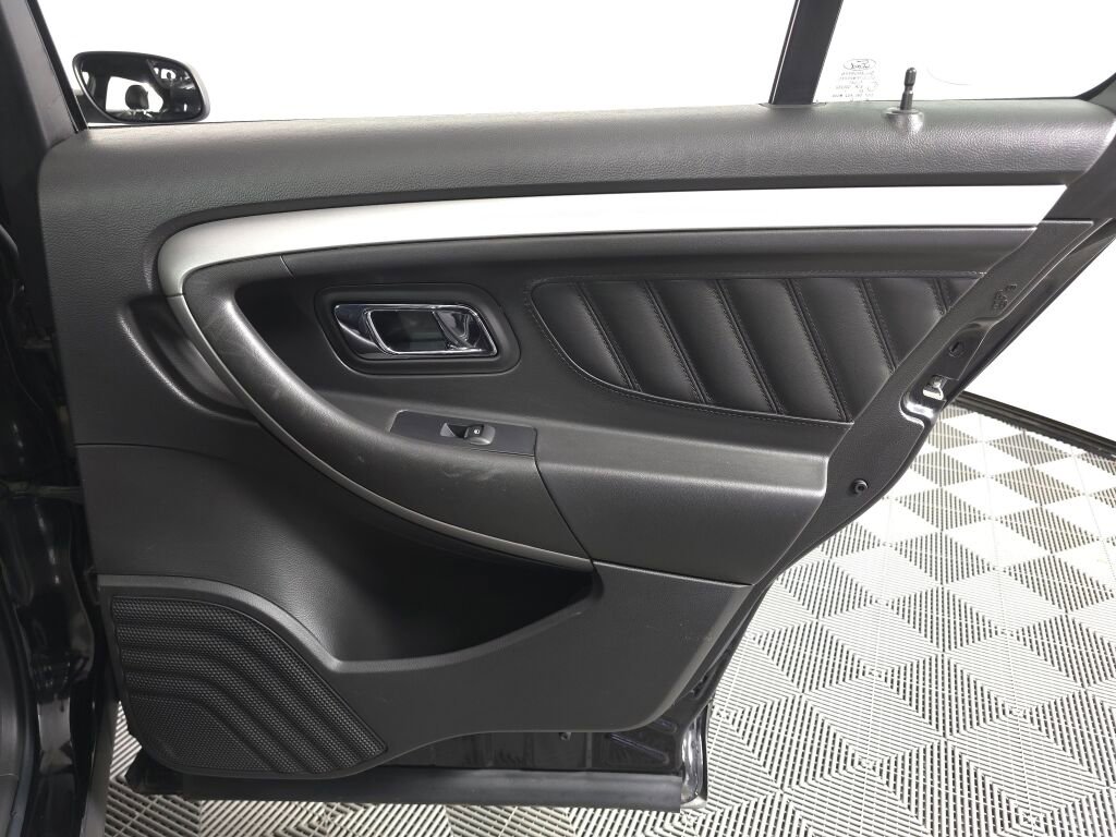 Used 2019 Ford Taurus SEL image 15