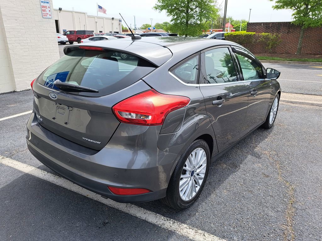 Used 2017 Ford Focus Titanium image 6