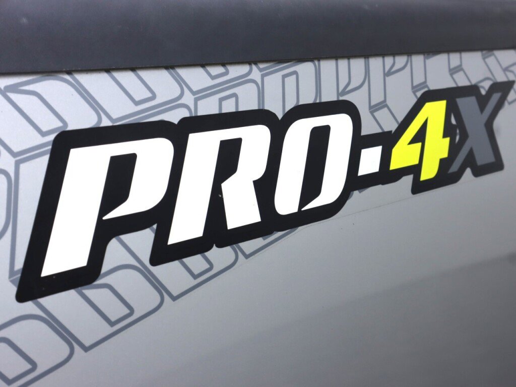 Used 2016 Nissan Frontier PRO-4X image 32