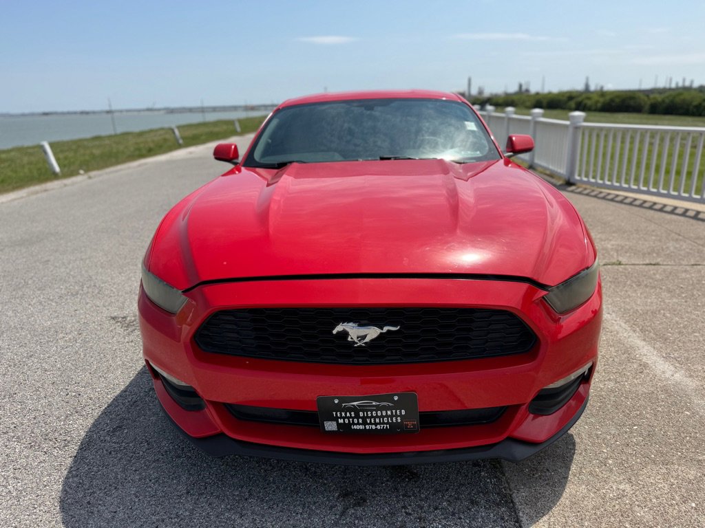 Used 2016 Ford Mustang Coupe image 2