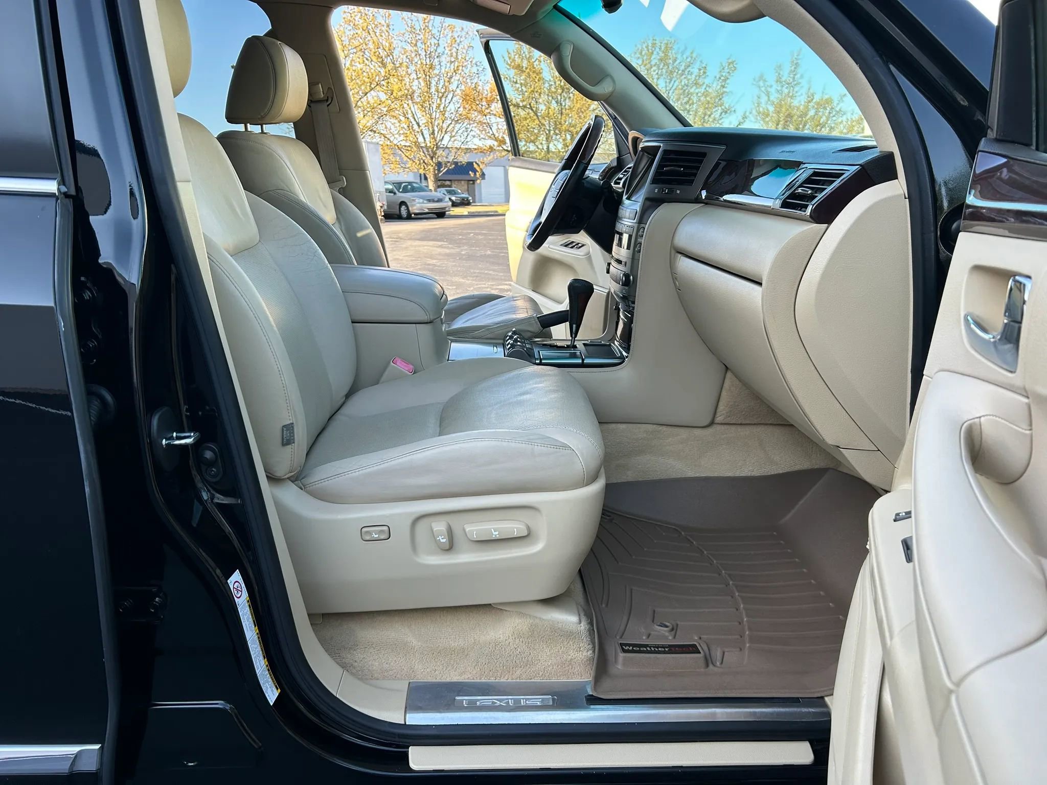 Used 2010 Lexus LX 570 LX 570 Sport Utility 4D image 77