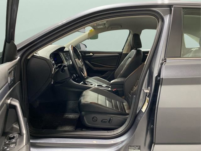 Used 2022 Volkswagen Jetta SE FWD image 11