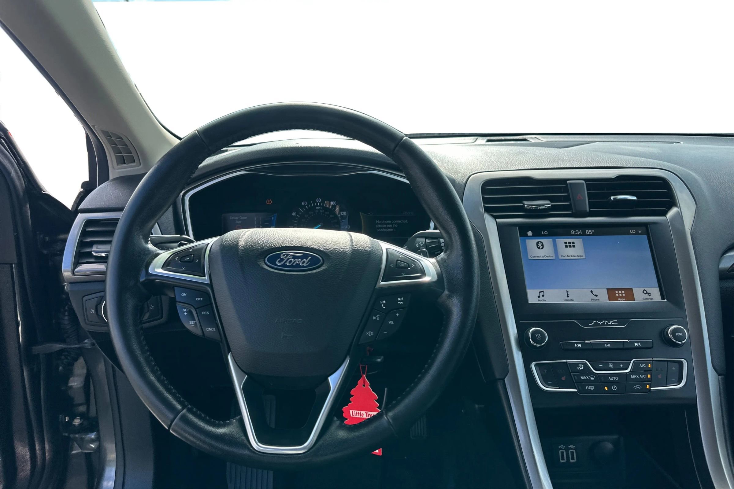 Used 2019 Ford Fusion SEL image 18