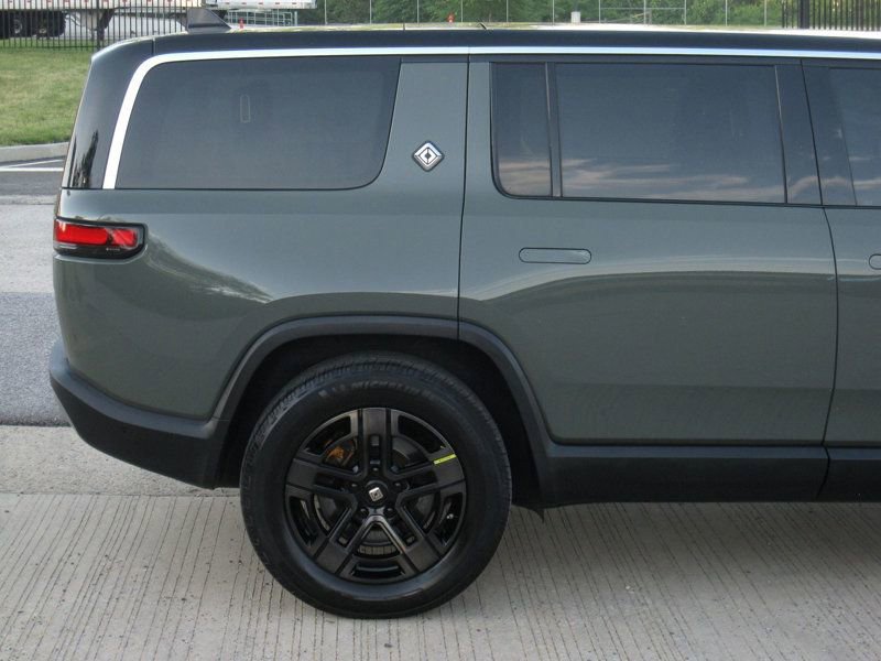 Used 2023 Rivian R1S Launch Edition AWD/4WD image 11