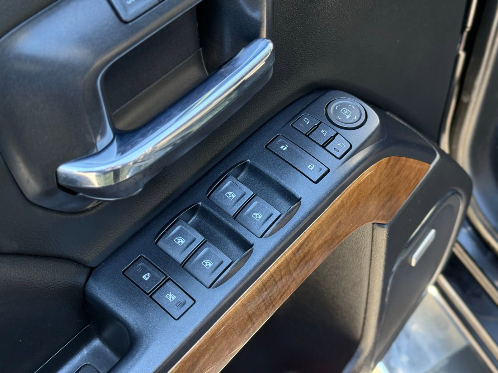 Used 2019 Chevrolet Silverado 2500 LTZ w/ Duramax Plus Package image 14