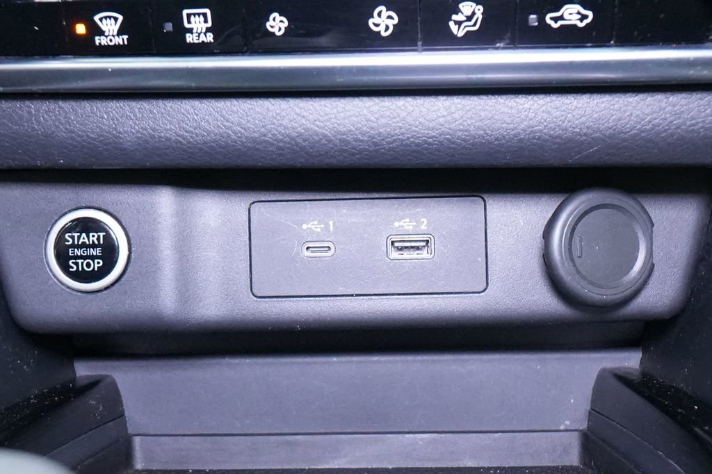 Used 2023 Nissan Rogue SV image 29