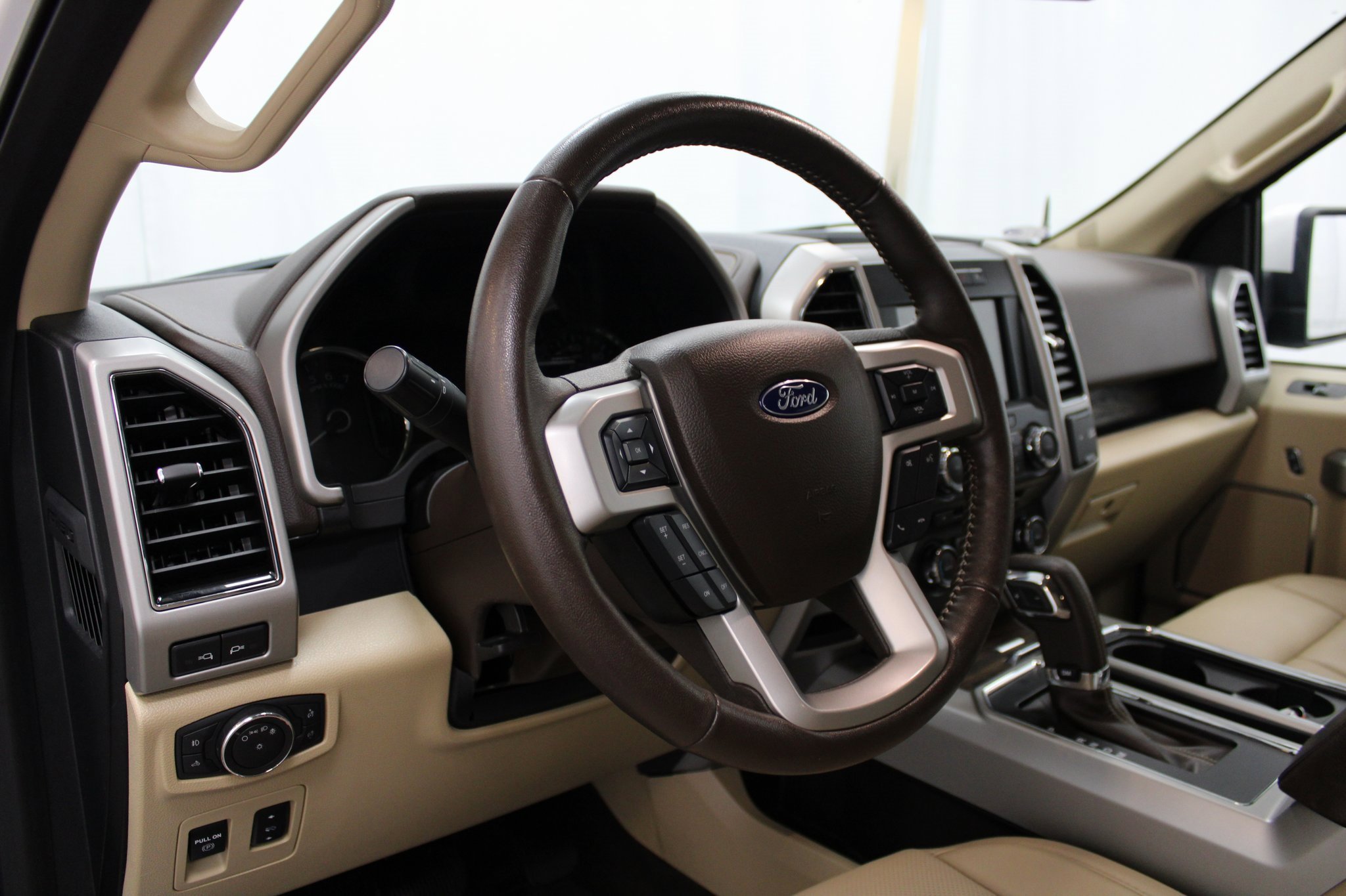 Used 2018 Ford F150 Lariat w/ Equipment Group 501A Mid image 12