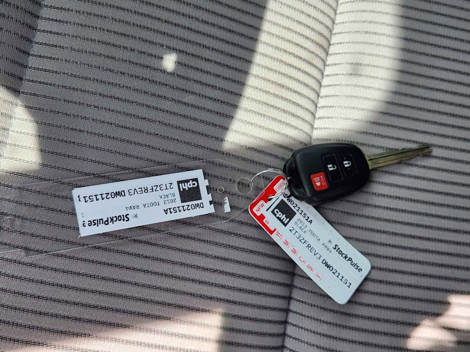 Used 2013 Toyota RAV4 LE FWD image 32