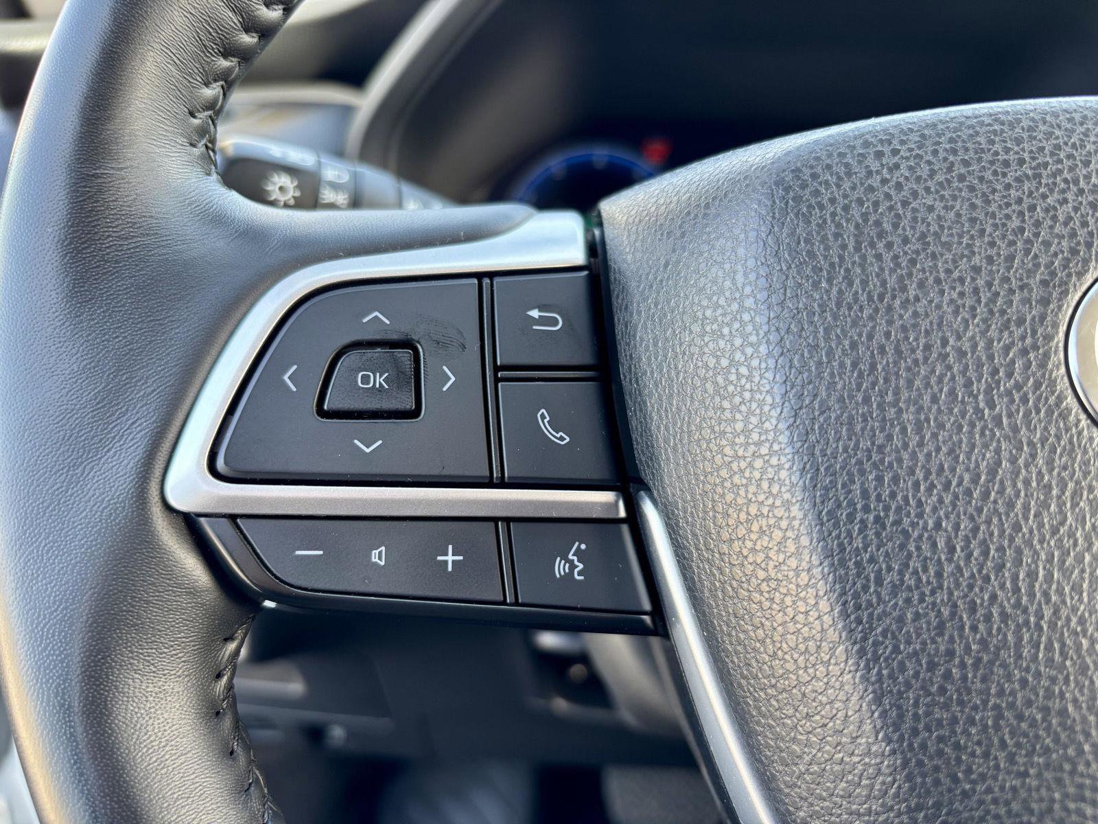 Used 2024 Toyota Grand Highlander Limited AWD/4WD image 39