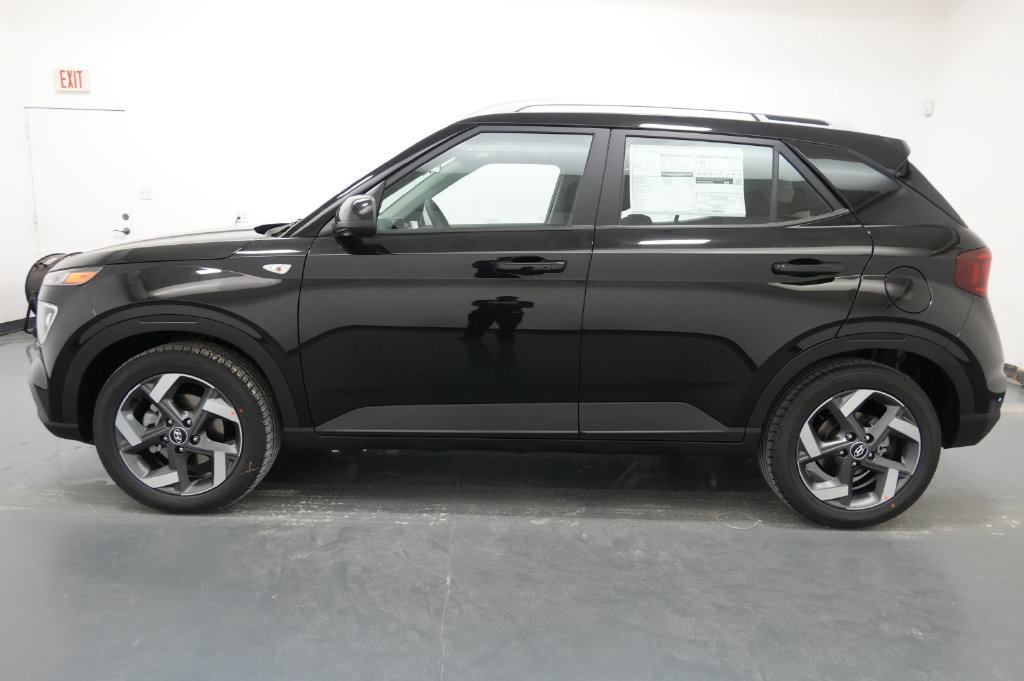 New 2026 Hyundai Venue SEL FWD image 4