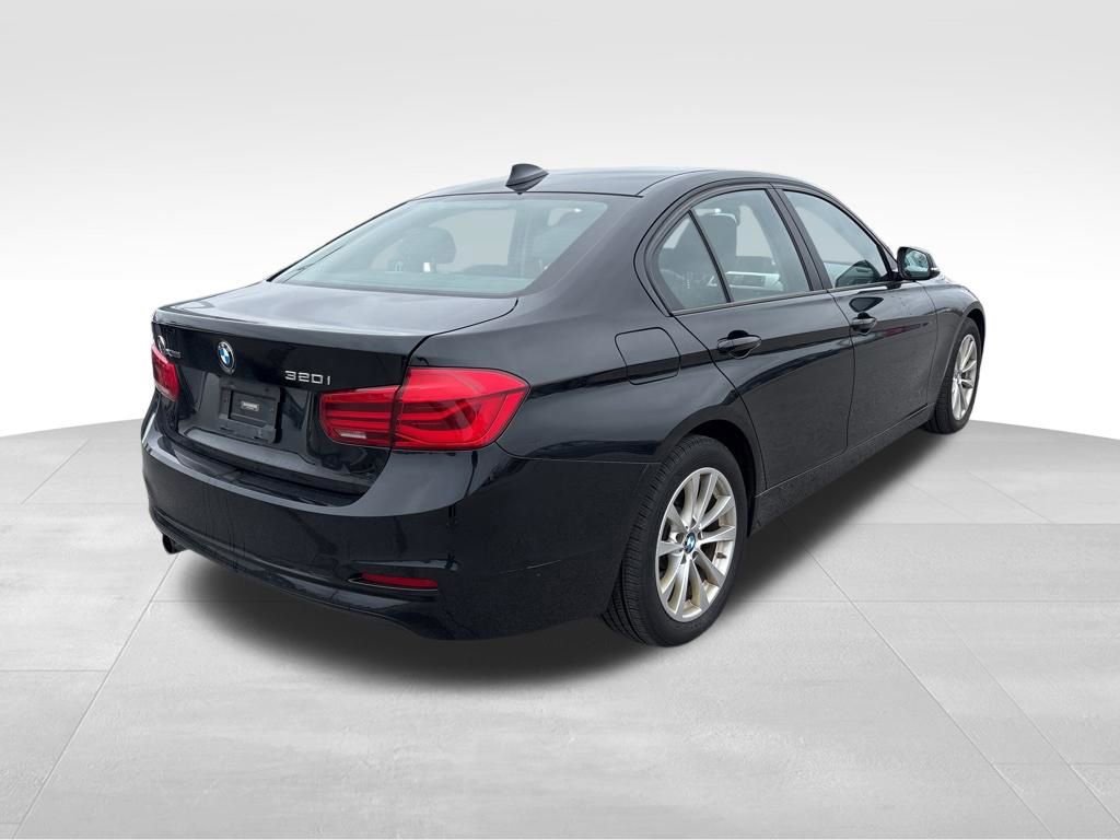 Used 2017 BMW 320i xDrive Sedan image 7