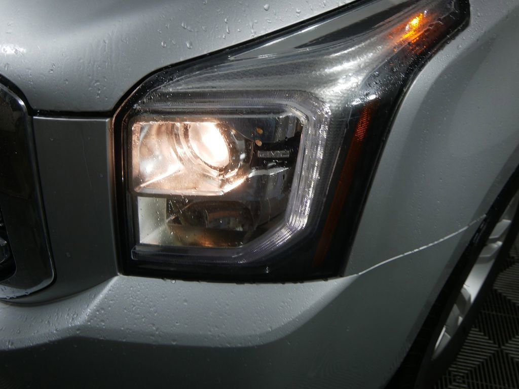 Used 2020 GMC Yukon SLT image 8
