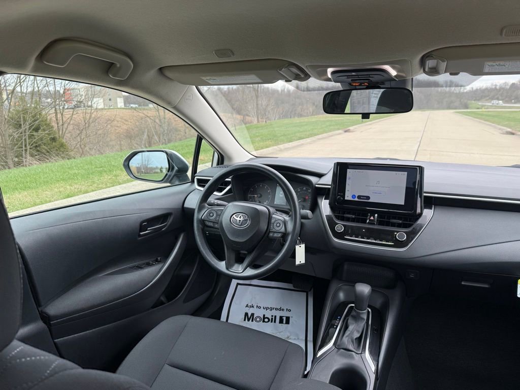Used 2025 Toyota Corolla LE FWD image 19