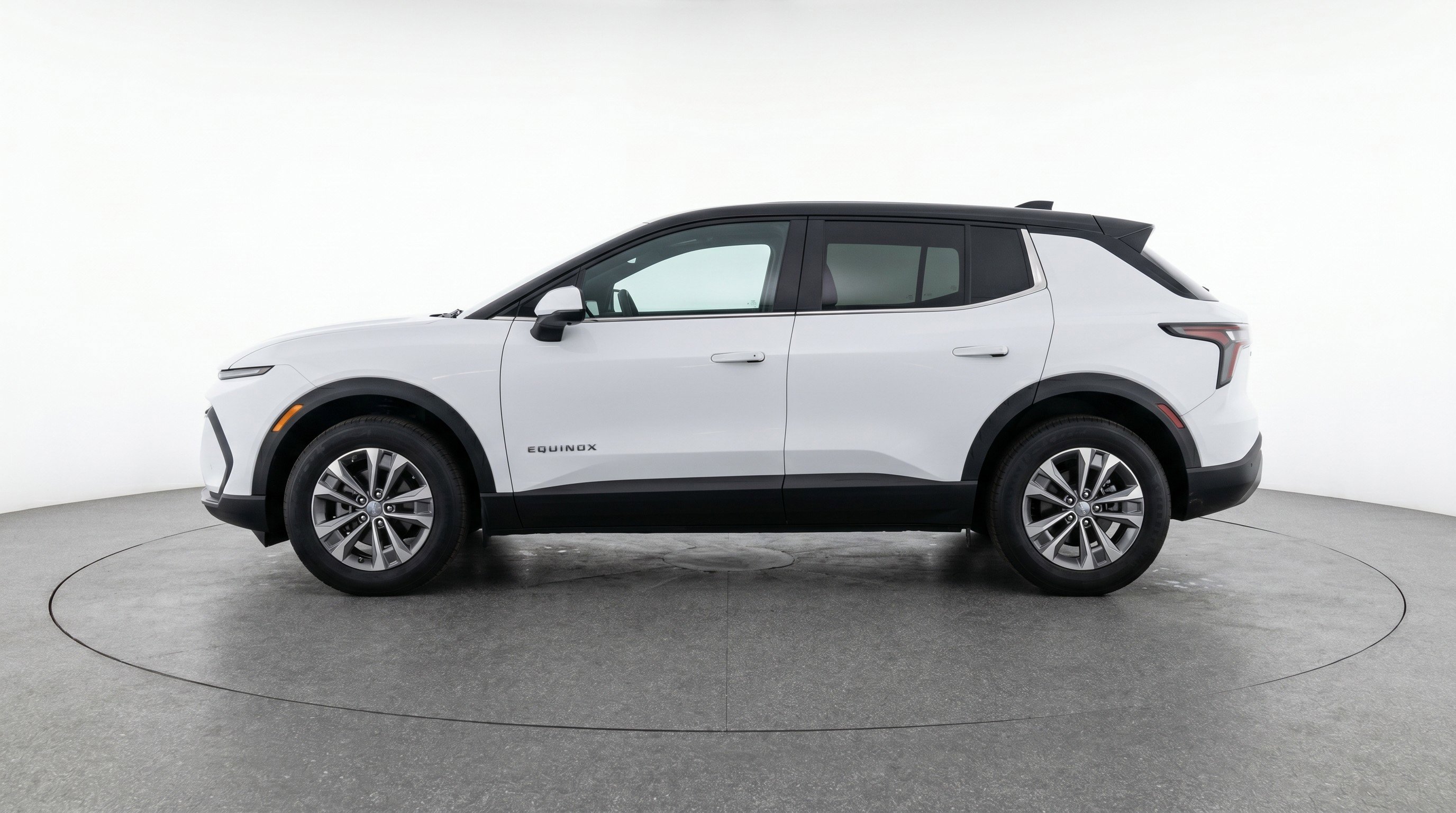Used 2025 Chevrolet Equinox LT FWD image 5